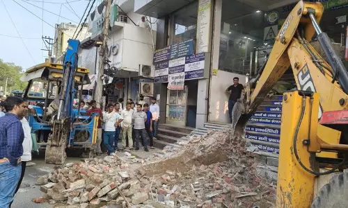नगर निगम ने Rohtak में अवैध निर्माणों को ध्वस्त किया