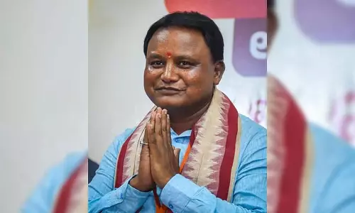 केंदू पत्ता तोड़ने वालों ने वित्तीय सहायता के लिए CM मोहन चरण माझी को धन्यवाद दिया