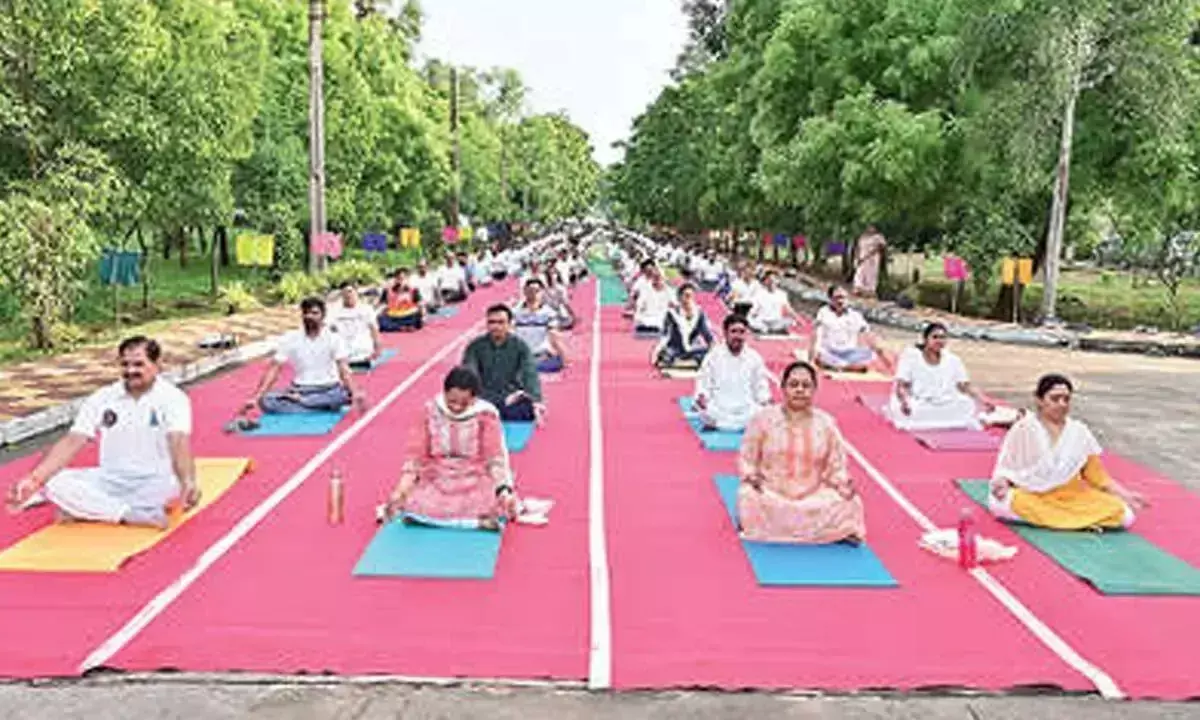 Andhra: पुलिस कार्यालय में मनाया गया अंतर्राष्ट्रीय योग दिवस