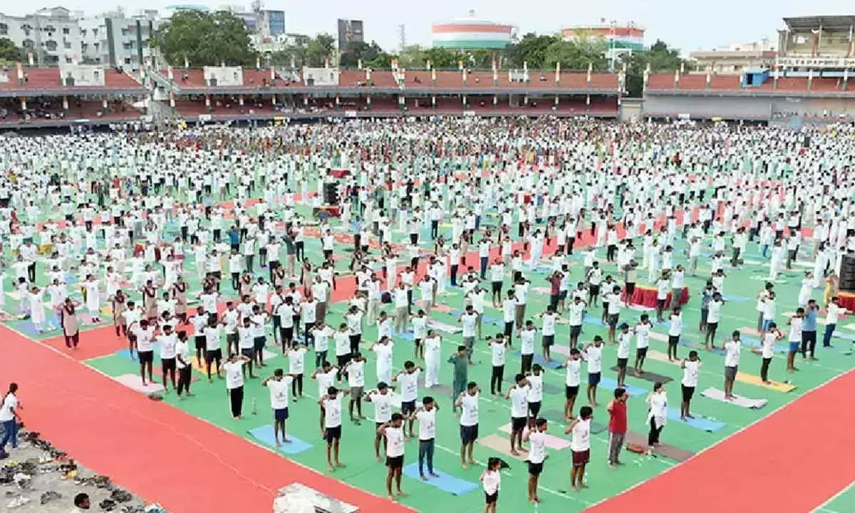 योग भारत की सांस्कृतिक धरोहर है: कलेक्टर लक्ष्मीशा योग भारत की सांस्कृतिक धरोहर है: कलेक्टर लक्ष्मीशा