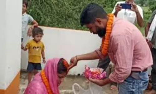 jamui: मंदिर में चाची-भतीजे ने रचाई शादी, रिश्तों की मर्यादा पर उठे सवाल jamui: मंदिर में चाची-भतीजे ने रचाई शादी, रिश्तों की मर्यादा पर उठे सवाल