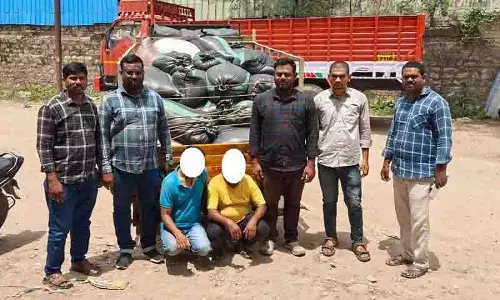 एर्रागड्डा में PDS चावल बेचने के आरोप में दो गिरफ्तार