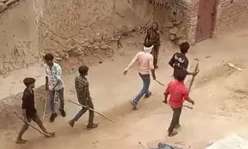 दिनदहाड़े अपहरण LIVE वीडियो...महिला और बेटियों को बनाया निशाना, एक्शन में पुलिस