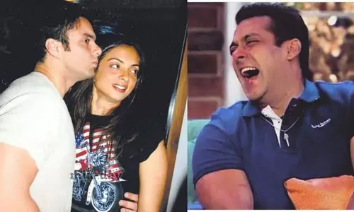 Salman Khan : मज़ाकिया अंदाज़, सीमा के जाने पर ली सोहेल से चुटकी Salman Khan : मज़ाकिया अंदाज़, सीमा के जाने पर ली सोहेल से चुटकी