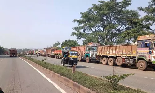 Keonjhar सुरक्षा दांव पर: अवैध ट्रक पार्किंग बेरोकटोक जारी