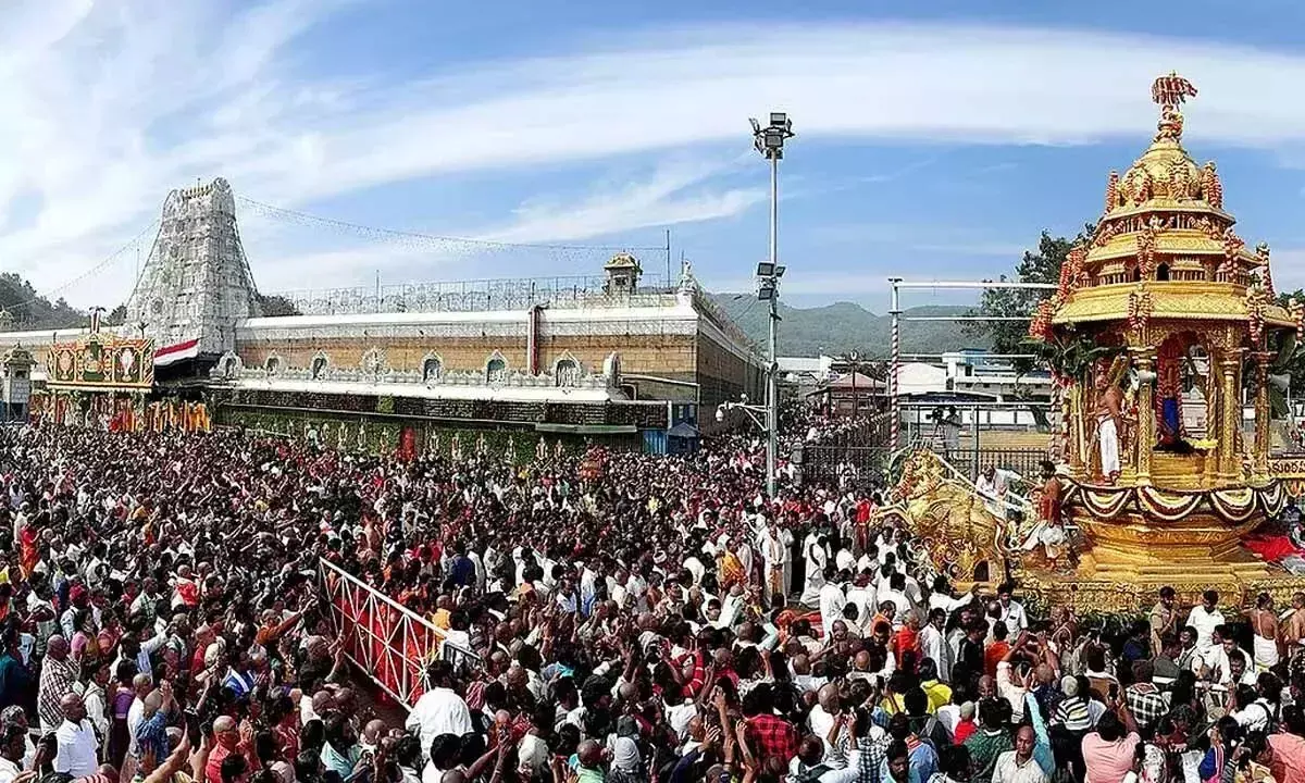 Andhra: सप्ताहांत में तिरुमाला में भारी भीड़, दर्शन के लिए लगेंगे 24 घंटे