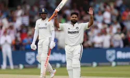 पंत नंबर 5 पर लगातार बेहतर प्रदर्शन कर रहे हैं : शास्त्री