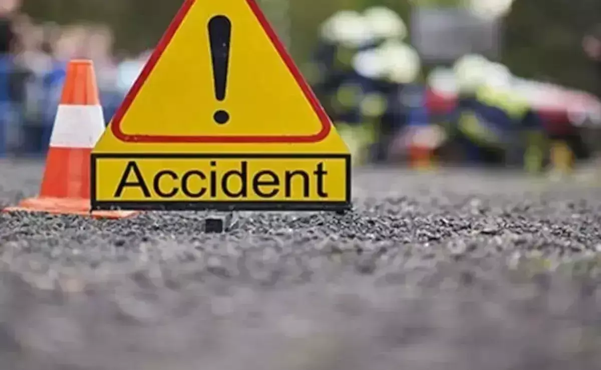 Ranchi: सड़क हादसे में रांची सिविल कोर्ट के पेशकार समेत तीन की मौत Ranchi: सड़क हादसे में रांची सिविल कोर्ट के पेशकार समेत तीन की मौत