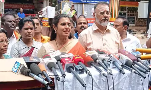 मुरुगन भक्तों का सम्मेलन आध्यात्मिक है, राजनीतिक नहीं: अभिनेत्री कस्तूरी
