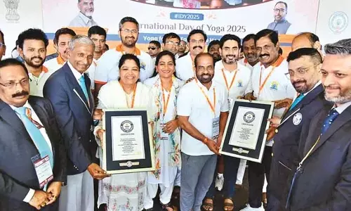 अंतर्राष्ट्रीय योग दिवस: 2 गिनीज, 21 विश्व पुस्तक रिकॉर्ड