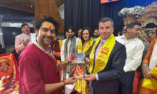 न्यूजीलैंड के कार्यवाहक प्रधानमंत्री डेविड सेमोर ने ऑकलैंड में धीरेंद्र कृष्ण शास्त्री से मुलाकात की न्यूजीलैंड के कार्यवाहक प्रधानमंत्री डेविड सेमोर ने ऑकलैंड में धीरेंद्र कृष्ण शास्त्री से मुलाकात की