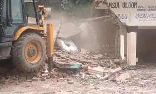 सरकारी भूमि पर अवैध मदरसों पर लगातार कार्रवाई, 32 ध्वस्त और 130 सील