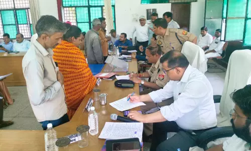 Amritpur: सीडीओ व एएसपी ने समाधान दिवस में सुनी जनसमस्याएं