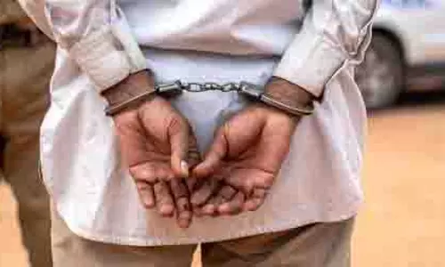 Rajasthan: अंतरराज्यीय अपराध रैकेट का भंडाफोड़, एक गिरफ्तार Rajasthan: अंतरराज्यीय अपराध रैकेट का भंडाफोड़, एक गिरफ्तार