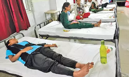 Telangana : नर्सिंग कॉलेज की 16 छात्राएं बीमार Telangana : नर्सिंग कॉलेज की 16 छात्राएं बीमार