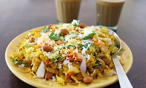 Dry Fruit Poha स्वाद और सेहत दोनों मामलों में हिट Dry Fruit Poha स्वाद और सेहत दोनों मामलों में हिट