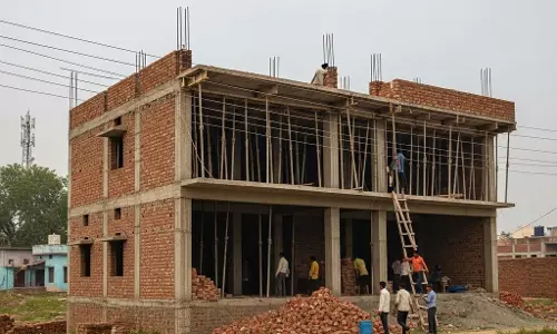 शासकीय भूमि पर अतिक्रमण का मामला गरमाया, बेशकीमती जमीन पर दो मंजिला अवैध निर्माण