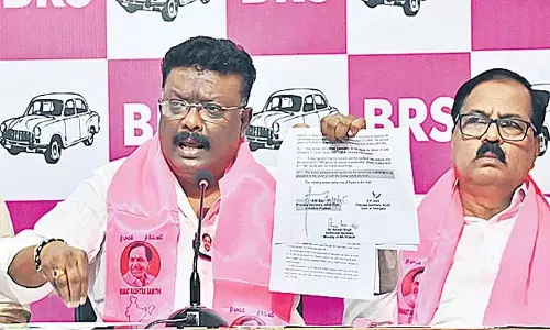 क्या तेलंगाना आपके दादा की ज़मीन है? क्या तेलंगाना आपके दादा की ज़मीन है?