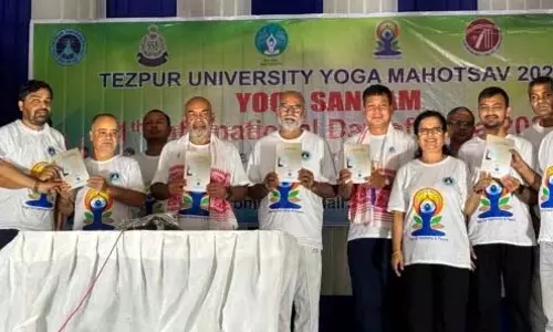 Tezpur विश्वविद्यालय ने योग और स्वास्थ्य पर पुस्तक का विमोचन किया