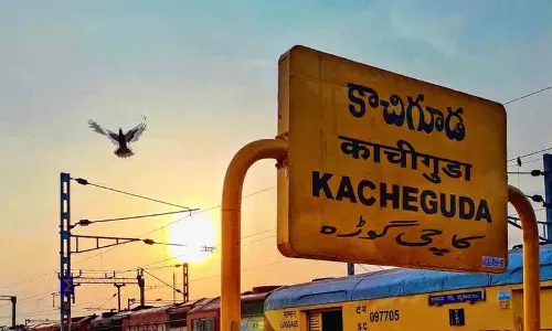 ट्रेन दुर्घटना में युवक की मौत, दोनों पैर गंवाए