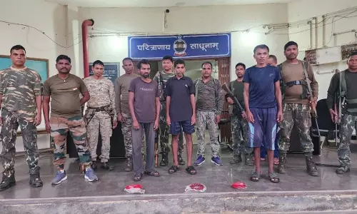 CG BREAKING: माओवादियों के खिलाफ बड़ी कार्रवाई, 5 नक्सली गिरफ्तार, 2 IED नष्ट CG BREAKING: माओवादियों के खिलाफ बड़ी कार्रवाई, 5 नक्सली गिरफ्तार, 2 IED नष्ट