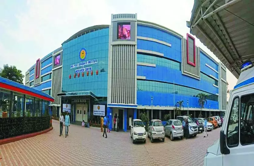 DKS हॉस्पिटल से मानसिक रोगी रहस्यमयी तरीके से लापता, गोलबाजार थाने में FIR दर्ज DKS हॉस्पिटल से मानसिक रोगी रहस्यमयी तरीके से लापता, गोलबाजार थाने में FIR दर्ज