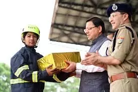 मंत्री ने विश्व पुलिस और अग्निशमन खेलों के लिए अग्निशमन कर्मियों को रवाना किया मंत्री ने विश्व पुलिस और अग्निशमन खेलों के लिए अग्निशमन कर्मियों को रवाना किया