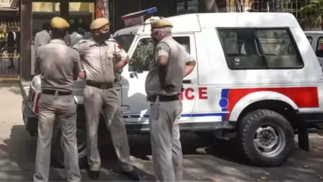 कारोबार बढ़ाने दिल्ली की पहल, होटलों और पूलों के लाइसेंस अब MCD देगी कारोबार बढ़ाने दिल्ली की पहल, होटलों और पूलों के लाइसेंस अब MCD देगी