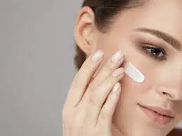 Skincare Routine: घर पर रोजाना अपनाएं ये आसान टिप्स, पाएं स्वस्थ और चमकदार त्वचा Skincare Routine: घर पर रोजाना अपनाएं ये आसान टिप्स, पाएं स्वस्थ और चमकदार त्वचा