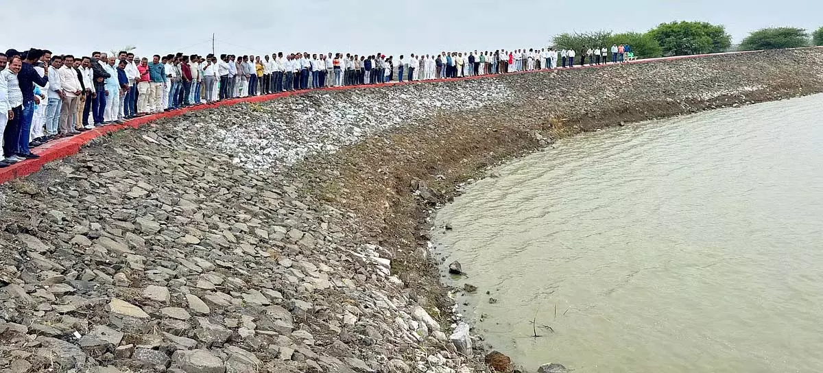 Indore : रत्नतलाई तालाब को पुनर्जीवित करने के प्रयासों को वित्तीय मदद मिली Indore : रत्नतलाई तालाब को पुनर्जीवित करने के प्रयासों को वित्तीय मदद मिली