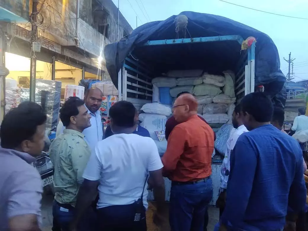 Indore : प्रतिबंधित प्लास्टिक बैग जब्त, 1.35 लाख रुपये का जुर्माना Indore : प्रतिबंधित प्लास्टिक बैग जब्त, 1.35 लाख रुपये का जुर्माना
