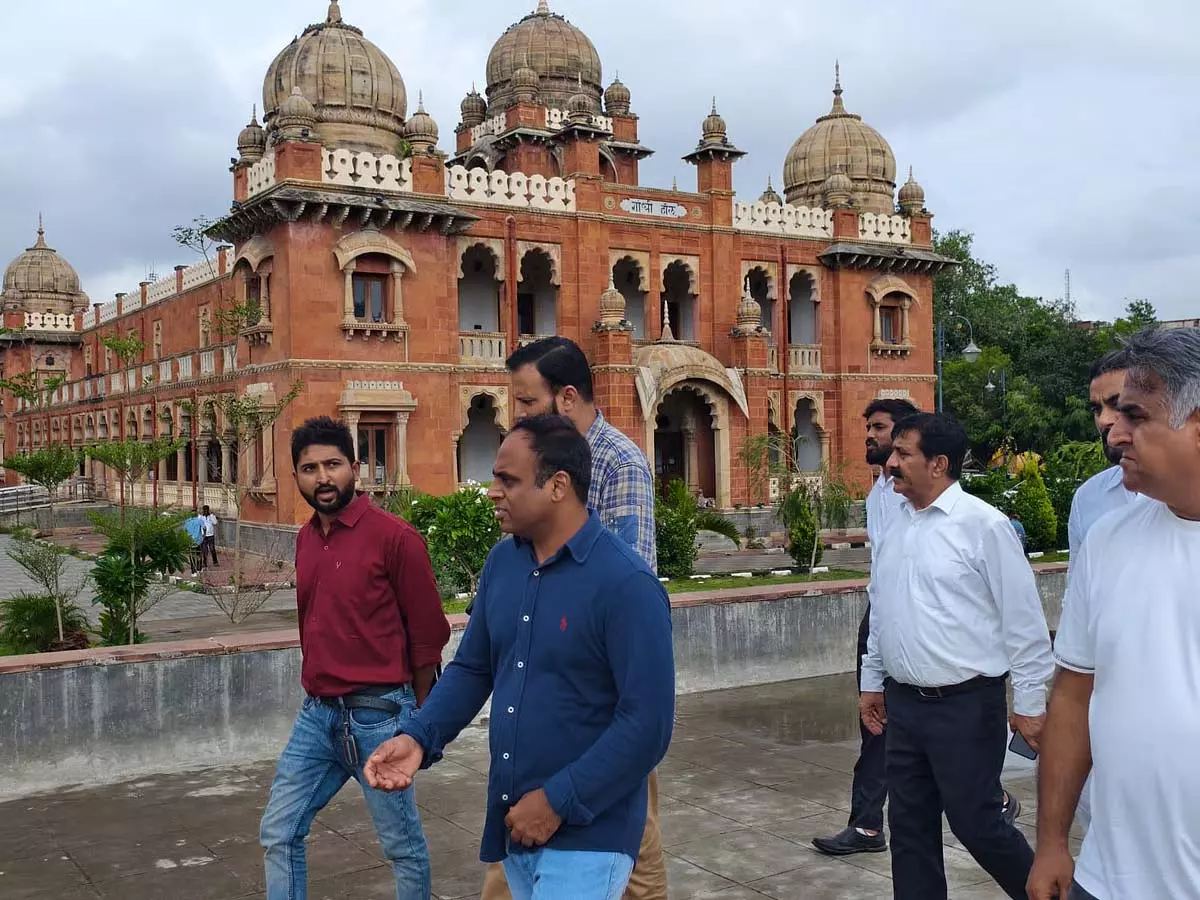 Indore : ऐतिहासिक गांधी हॉल में अंतरराष्ट्रीय स्तर का कन्वेंशन सेंटर बन सकता है Indore : ऐतिहासिक गांधी हॉल में अंतरराष्ट्रीय स्तर का कन्वेंशन सेंटर बन सकता है