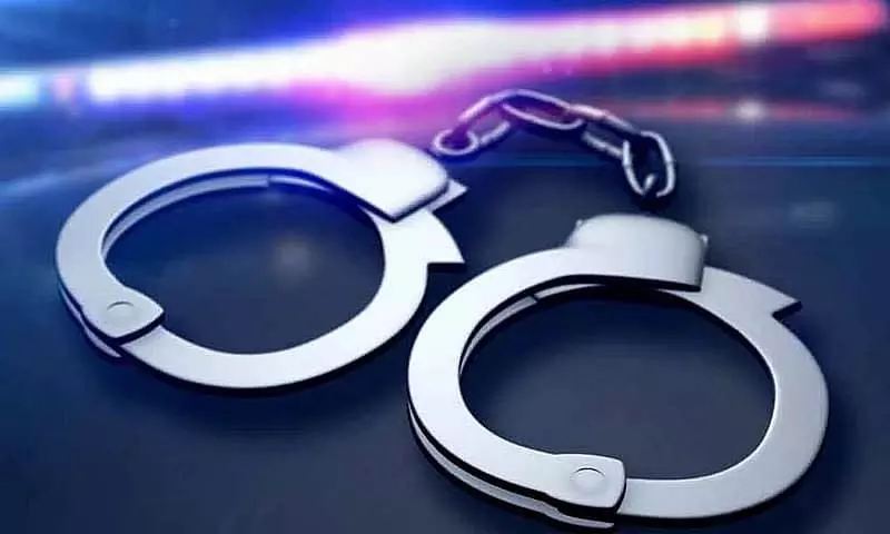 Bhopal : जादू-टोना कर इलाज के नाम पर महिला से 40 लाख ठगने के आरोप में 3 गिरफ्तार Bhopal : जादू-टोना कर इलाज के नाम पर महिला से 40 लाख ठगने के आरोप में 3 गिरफ्तार