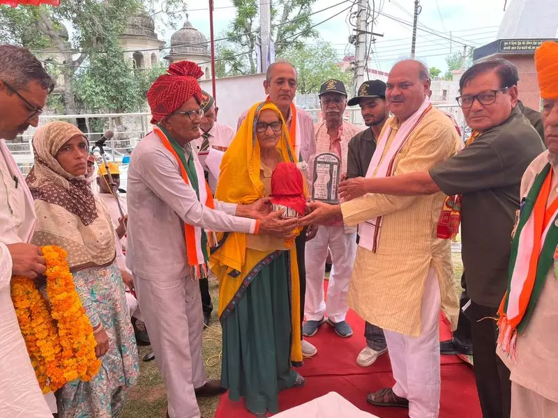 Haryana : रेज़ांग ला यात्रा बलिदान को सलाम करती है Haryana : रेज़ांग ला यात्रा बलिदान को सलाम करती है