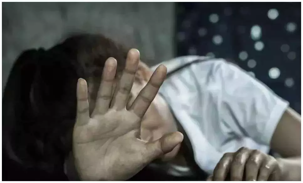 छात्रा से बलात्कार, ट्यूशन शिक्षक ने बार-बार बनाया हवस का शिकार छात्रा से बलात्कार, ट्यूशन शिक्षक ने बार-बार बनाया हवस का शिकार
