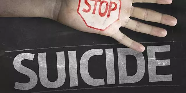 संपत्ति विवाद के चलते मां ने अपनी बेटी को पीठ पर बांधकर खेत के तालाब में कूदकर आत्महत्या कर ली संपत्ति विवाद के चलते मां ने अपनी बेटी को पीठ पर बांधकर खेत के तालाब में कूदकर आत्महत्या कर ली