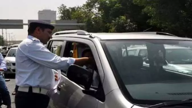 Rajasthan : लो कर लो बात! ट्रैफिक पुलिस ने SP से ही मांग ली रिश्वत Rajasthan : लो कर लो बात! ट्रैफिक पुलिस ने SP से ही मांग ली रिश्वत