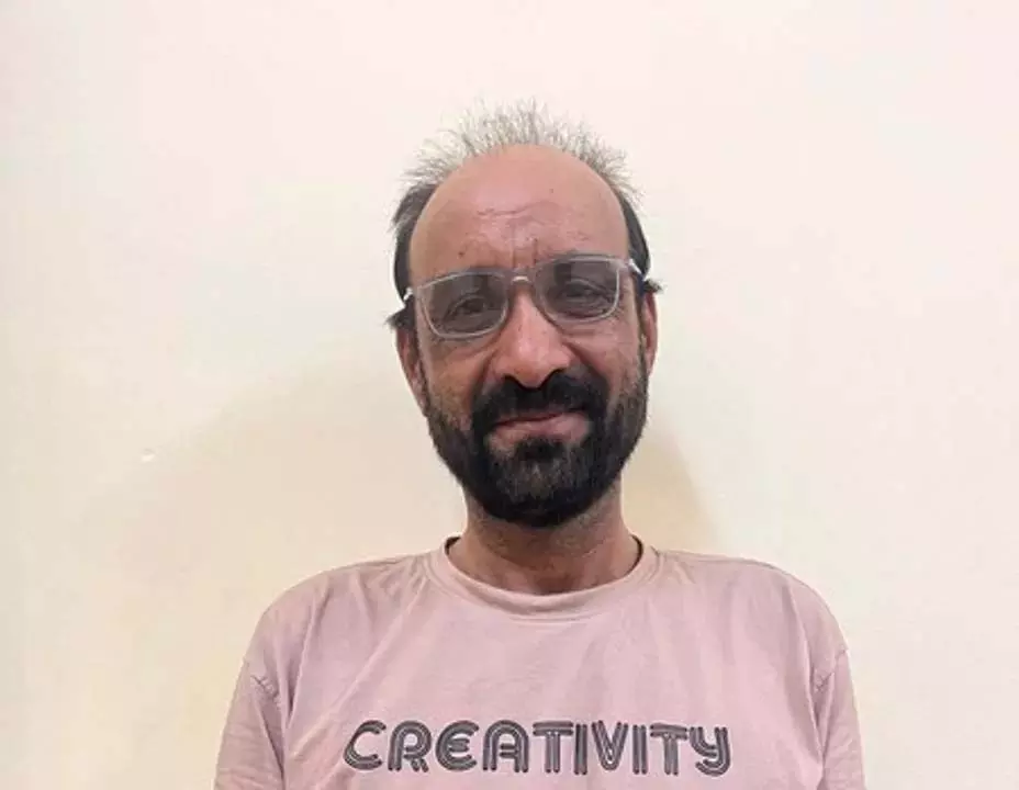 भारत में अवैध रूप से रहने के आरोप में अफगान नागरिक को भुवनेश्वर हवाई अड्डे पर गिरफ्तार किया भारत में अवैध रूप से रहने के आरोप में अफगान नागरिक को भुवनेश्वर हवाई अड्डे पर गिरफ्तार किया