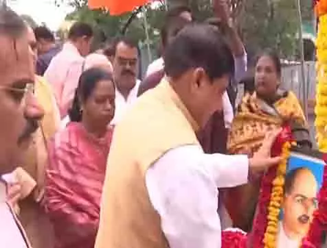CM मोहन यादव, भाजपा अध्यक्ष वीडी शर्मा ने श्यामा प्रसाद मुखर्जी को उनकी पुण्यतिथि पर दी श्रद्धांजलि CM मोहन यादव, भाजपा अध्यक्ष वीडी शर्मा ने श्यामा प्रसाद मुखर्जी को उनकी पुण्यतिथि पर दी श्रद्धांजलि
