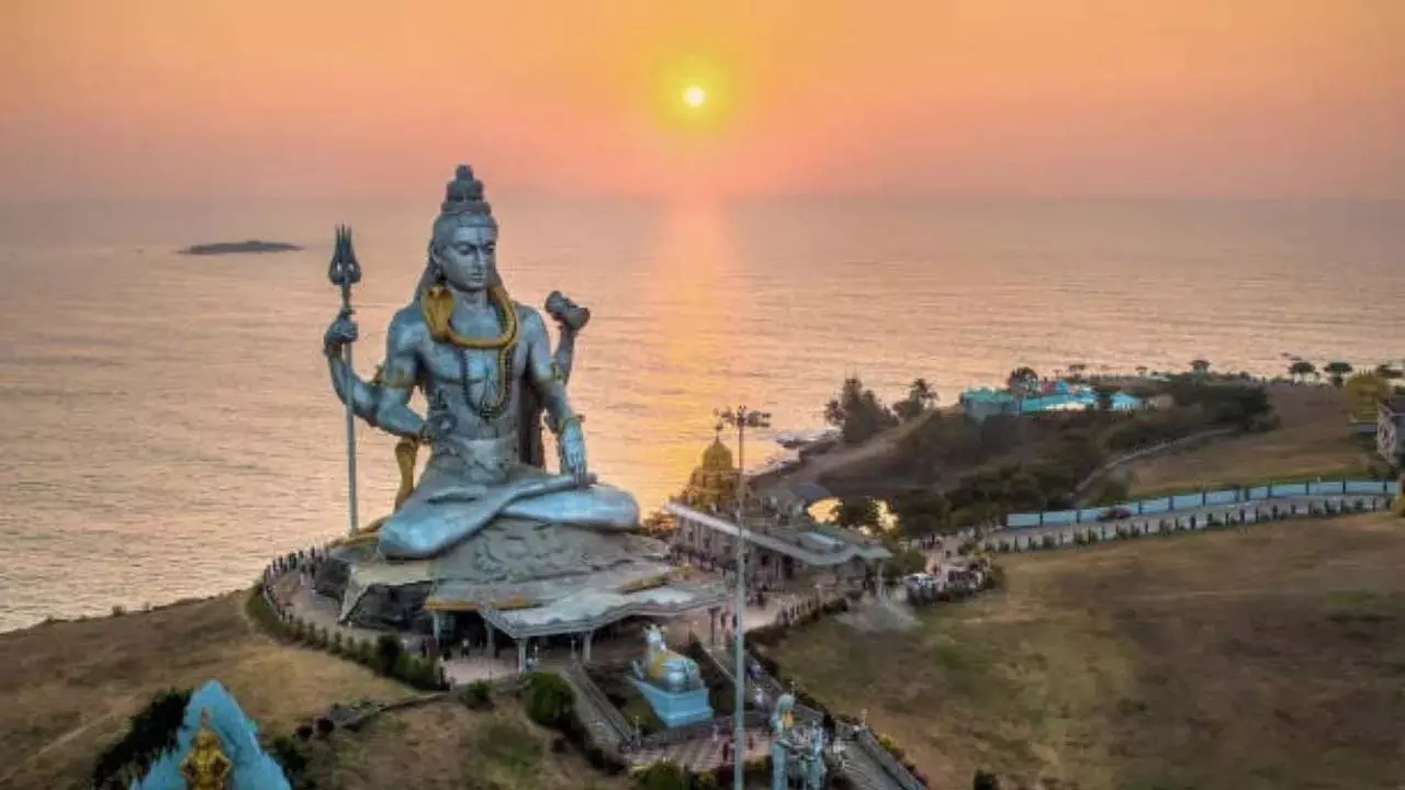 सोमवार को करें ये काम, भगवान महादेव की कृपा होगी दूर सोमवार को करें ये काम, भगवान महादेव की कृपा होगी दूर