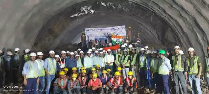 NHAI कैथलीघाट-शकराल खंड पर 1.2 किलोमीटर लंबी सुरंग का निर्माण कर रहा NHAI कैथलीघाट-शकराल खंड पर 1.2 किलोमीटर लंबी सुरंग का निर्माण कर रहा