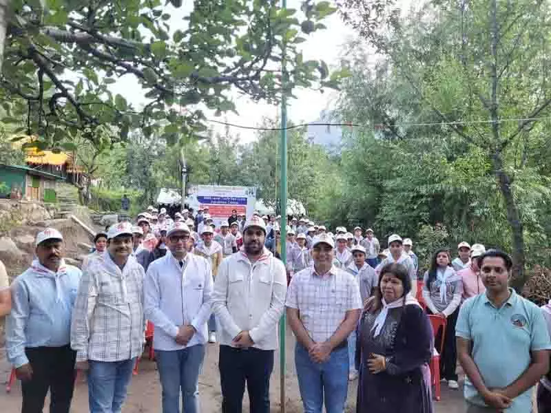रेड क्रॉस ने Haryana की लड़कियों के लिए साहसिक शिविर का आयोजन किया रेड क्रॉस ने Haryana की लड़कियों के लिए साहसिक शिविर का आयोजन किया