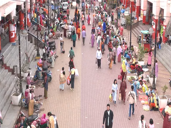 Manipur में लगातार सड़क अवरोधों से अर्थव्यवस्था और दैनिक जीवन प्रभावित Manipur में लगातार सड़क अवरोधों से अर्थव्यवस्था और दैनिक जीवन प्रभावित