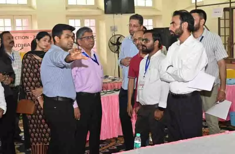 Ludhiana उपचुनाव, सुबह 8 बजे से शुरू होगी वोटों की गिनती Ludhiana उपचुनाव, सुबह 8 बजे से शुरू होगी वोटों की गिनती