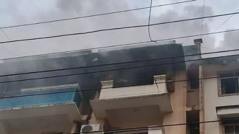 GOA: सांताक्रूज़-पोंडा के कुर्ताकर अपार्टमेंट के फ्लैट में लगी आग GOA: सांताक्रूज़-पोंडा के कुर्ताकर अपार्टमेंट के फ्लैट में लगी आग