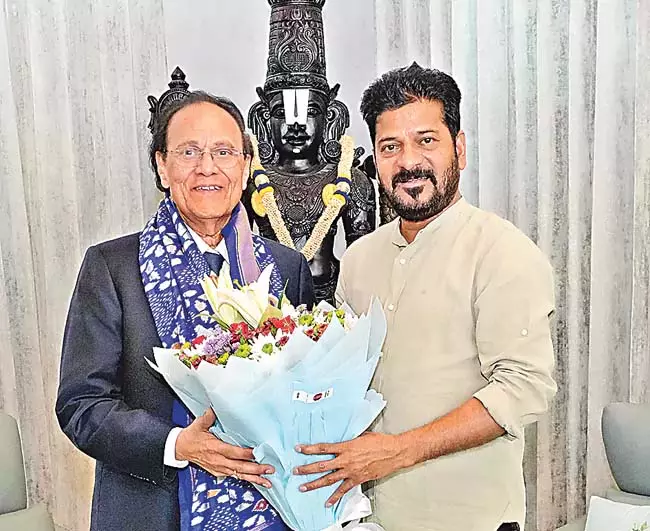 प्रसिद्ध कैंसर डॉक्टर नोरी दत्तात्रेयुडू ने अपने आवास पर CM से भेंट की प्रसिद्ध कैंसर डॉक्टर नोरी दत्तात्रेयुडू ने अपने आवास पर CM से भेंट की