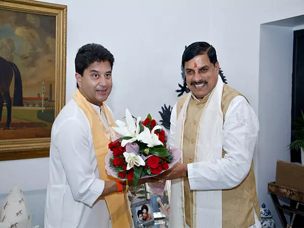 मुख्यमंत्री मोहन यादव ने दिल्ली में केंद्रीय मंत्री ज्योतिरादित्य सिंधिया से की मुलाकात मुख्यमंत्री मोहन यादव ने दिल्ली में केंद्रीय मंत्री ज्योतिरादित्य सिंधिया से की मुलाकात