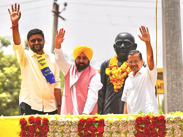 AAP उम्मीदवार गोपाल इटालिया ने विसावदर विधानसभा उपचुनाव में 17,554 मतों से जीत दर्ज की AAP उम्मीदवार गोपाल इटालिया ने विसावदर विधानसभा उपचुनाव में 17,554 मतों से जीत दर्ज की