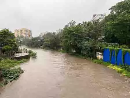 मानसून की तबाही, Jharkhand में भारी बारिश से पुल बह गया, मकान ढह गए मानसून की तबाही, Jharkhand में भारी बारिश से पुल बह गया, मकान ढह गए