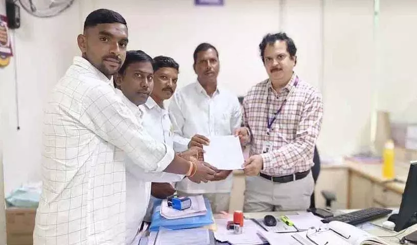 बाजार हतनूर में SBI बैंक की स्थापना की जानी चाहिए बाजार हतनूर में SBI बैंक की स्थापना की जानी चाहिए